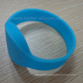 Bracelet en silicone en caoutchouc RFID intelligent personnalisé